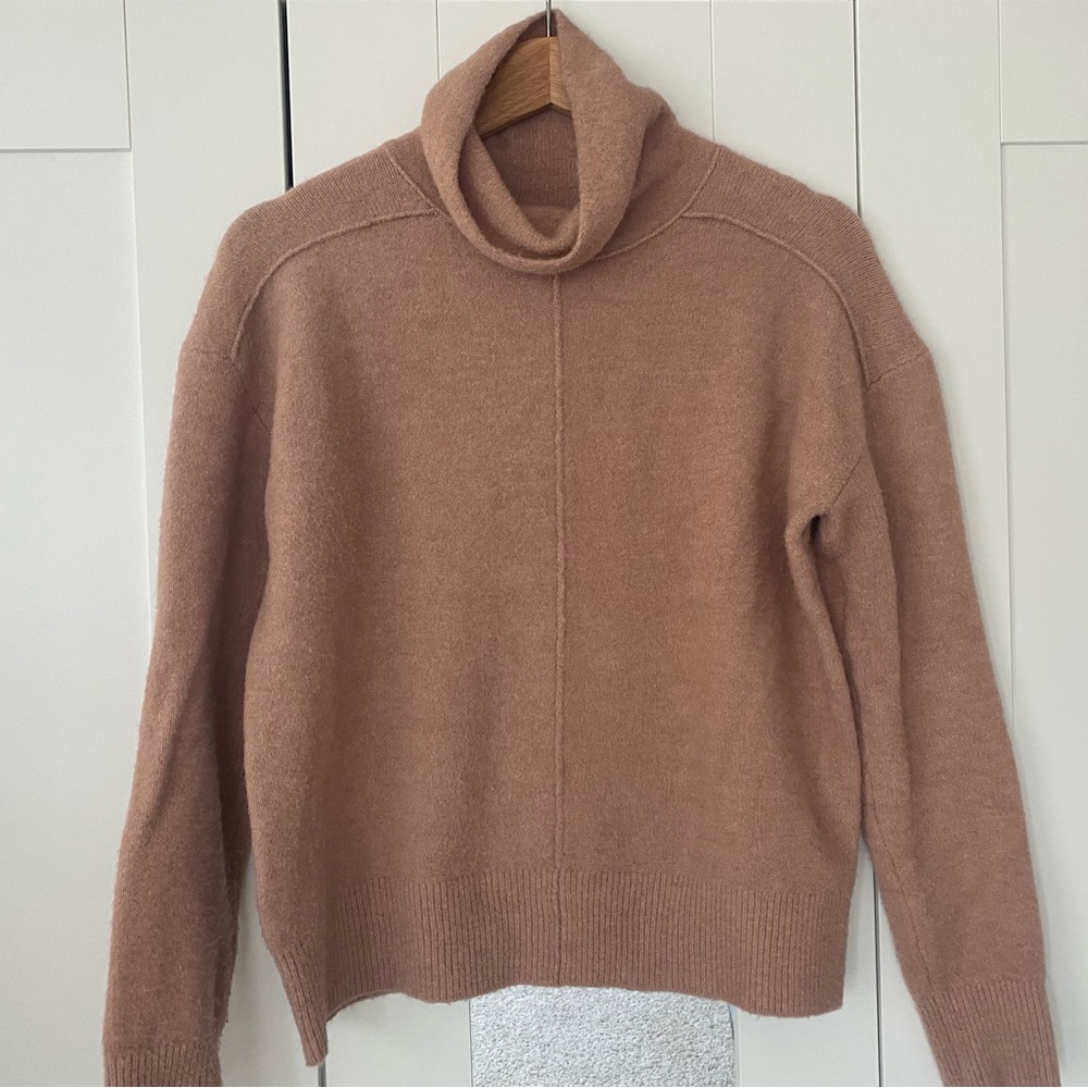 Banana Republic Mauve Turtleneck Sweater, XS, Wool blend, Like New